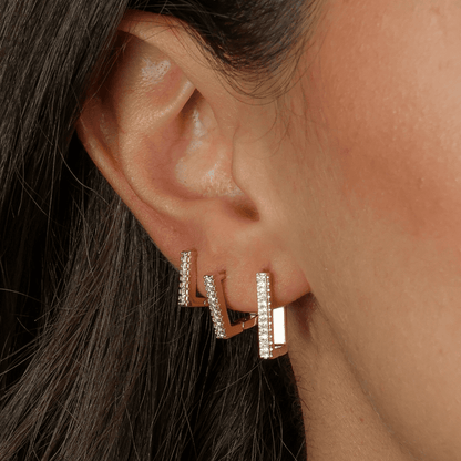 Trio Dourado de Argolinhas Quadradas Cravejadas de Zircônias - Galeria