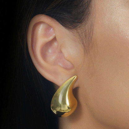 Brinco Dourado Gota Curvada Grande - Galeria